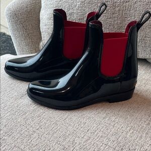 Ralph Lauren Tally-Bo-Rai Rain Booties. Excellent used condition. Black w/Red.